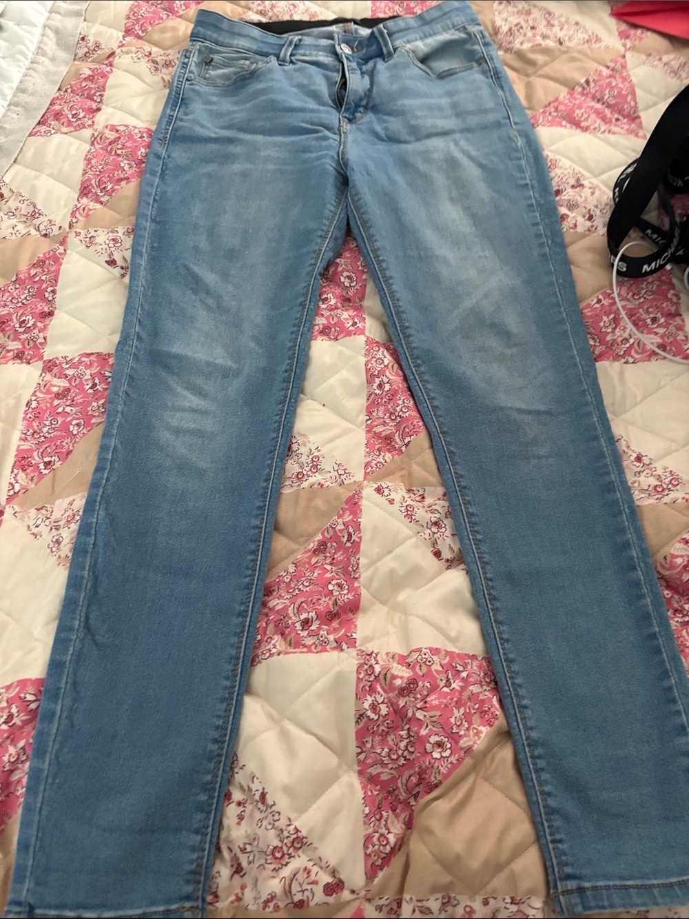 Light Wash Women’s Skinny Jeans - Classic Slim Fit